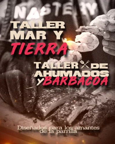 Hombre sostiene paquete de astillas de madera para ahumar, ideal para asados, parrilla y bbq