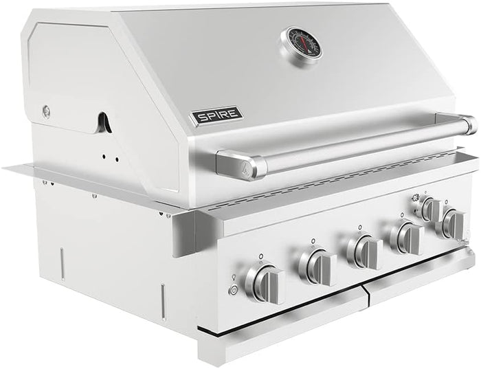 Parrilla empotrada SPIRE de acero inoxidable con la tapa cerrada y termómetro, vista tres cuartos