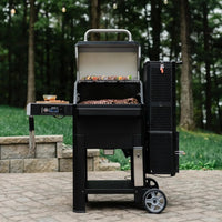 Gravity Series 600 con tolva GravityFed que alimenta el carbón por gravedad