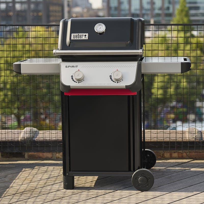 asador de gas weber 210 en la terraza