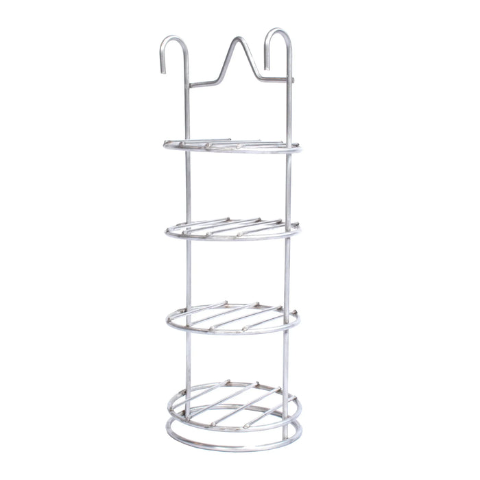 Hombre sostiene paquete de astillas de madera para ahumar, ideal para asados y bbq