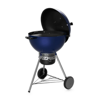 Asador a carbón portátil azul con tapa abierta, ideal para parrilla, ahumados y BBQ