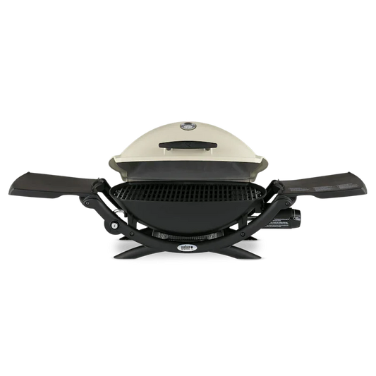 Asador de gas portátil color blanco con tapas laterales, ideal para parrilla y BBQ