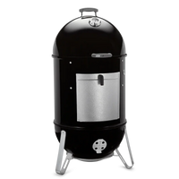 Ahumador vertical negro de carbón con puerta metálica, ideal para asados y bbq en exteriores